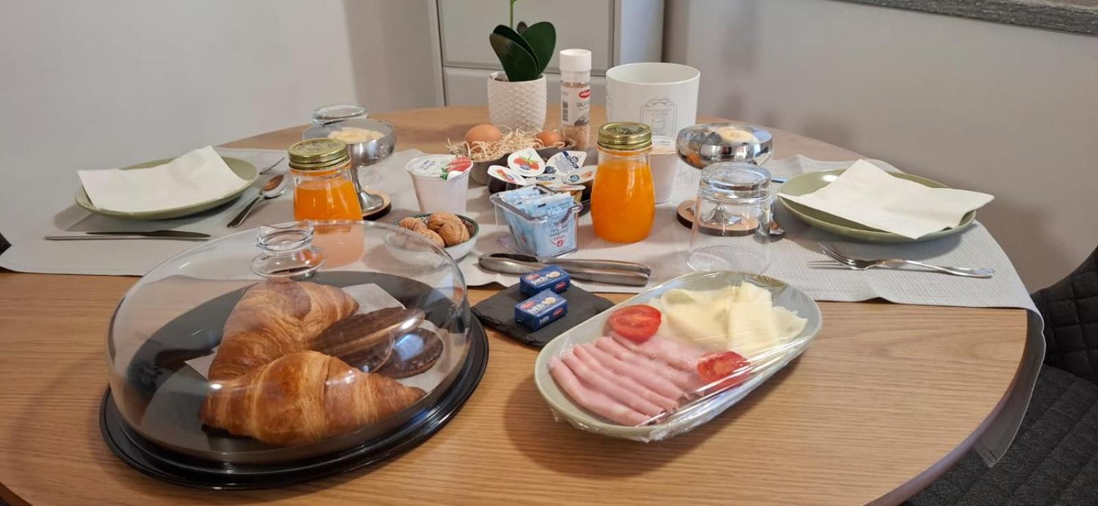 Le Farfalle Di 아르메노 외부 사진